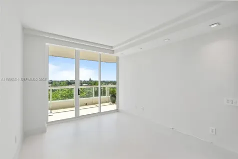 21150 Point Place Aventura FL 33180