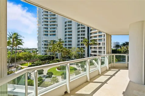 21150 Point Place Aventura FL 33180