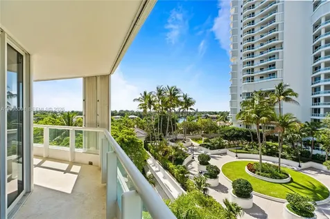 21150 Point Place Aventura FL 33180