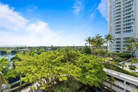 21150 Point Place Aventura FL 33180