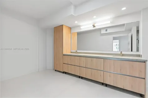 21150 Point Place Aventura FL 33180