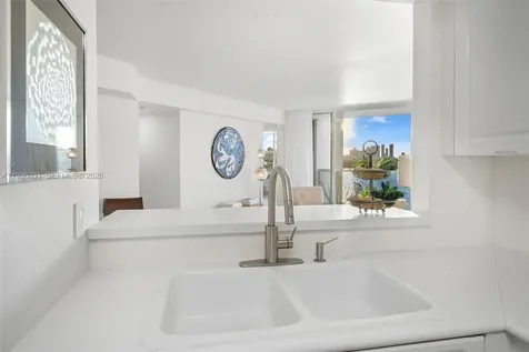 1900 Sunset Harbour Drive Miami Beach FL 33139