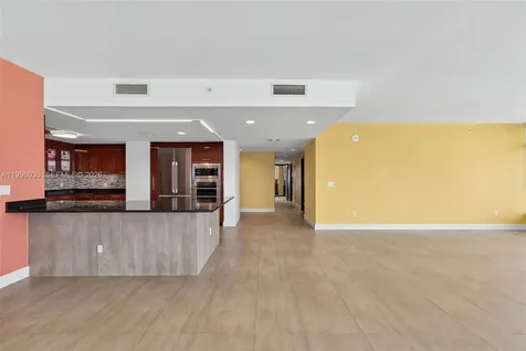3951 S Ocean Drive Hollywood FL 33019
