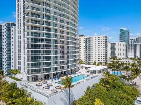 3951 S Ocean Drive Hollywood FL 33019