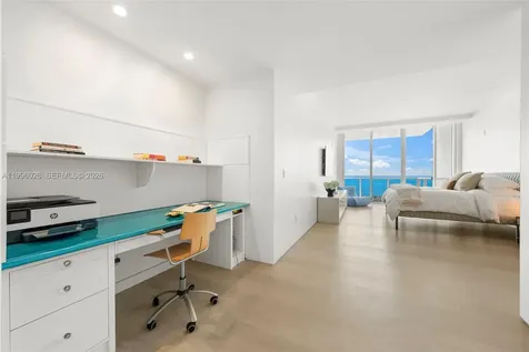 100 S Pointe Drive Miami Beach FL 33139