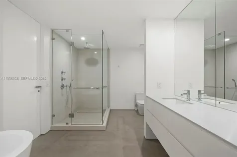 100 S Pointe Drive Miami Beach FL 33139