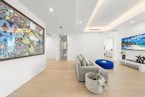 100 S Pointe Drive Miami Beach FL 33139