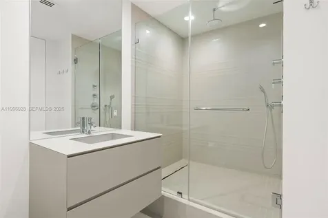 100 S Pointe Drive Miami Beach FL 33139