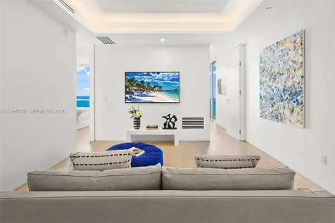 100 S Pointe Drive Miami Beach FL 33139