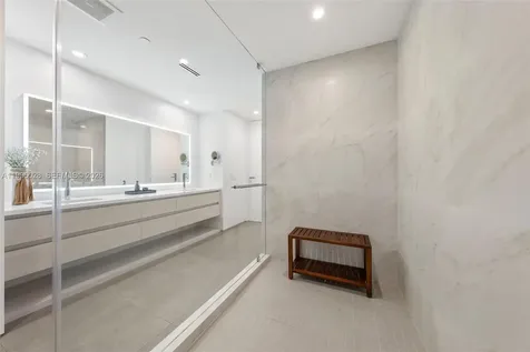 100 S Pointe Drive Miami Beach FL 33139