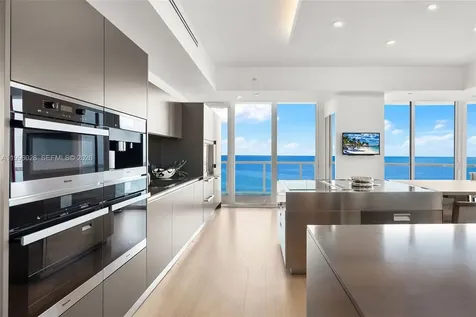 100 S Pointe Drive Miami Beach FL 33139