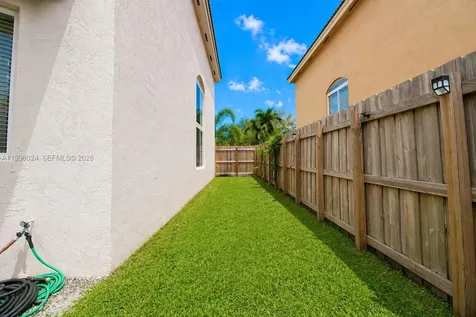1910 SE 14th Circle Homestead FL 33035