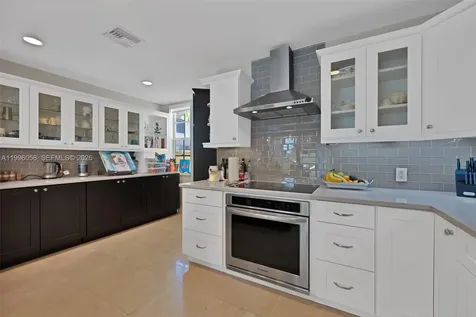 18345 NE 30th Place Aventura FL 33160
