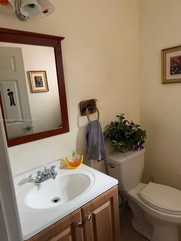 7477 NW 167th Street Hialeah FL 33015