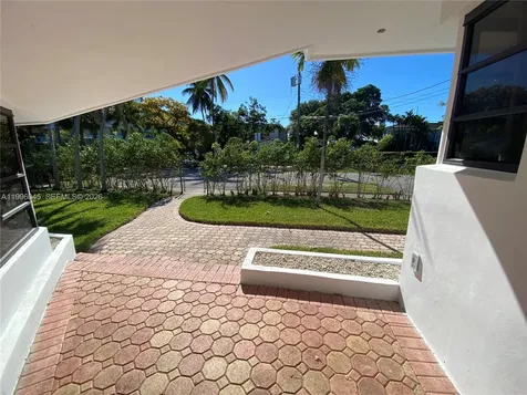 1101 Bay Drive Miami Beach FL 33141