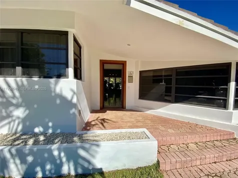 1101 Bay Drive Miami Beach FL 33141