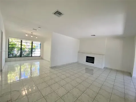 1101 Bay Drive Miami Beach FL 33141