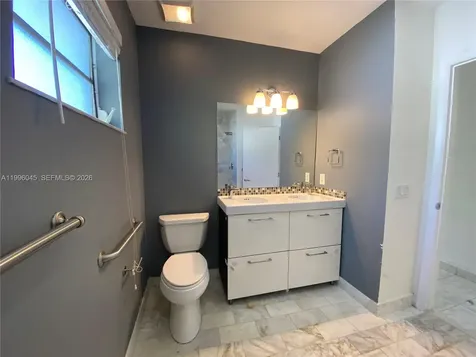 1101 Bay Drive Miami Beach FL 33141