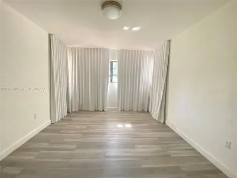 1101 Bay Drive Miami Beach FL 33141