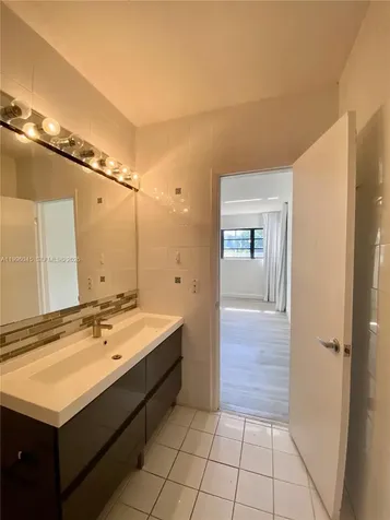 1101 Bay Drive Miami Beach FL 33141