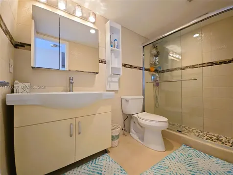 2851 NE 183rd Street Aventura FL 33160