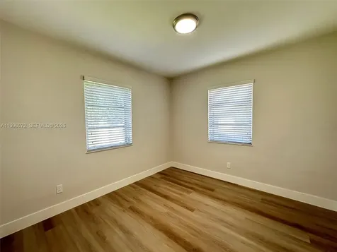 275 NE 115th Street Miami FL 33161