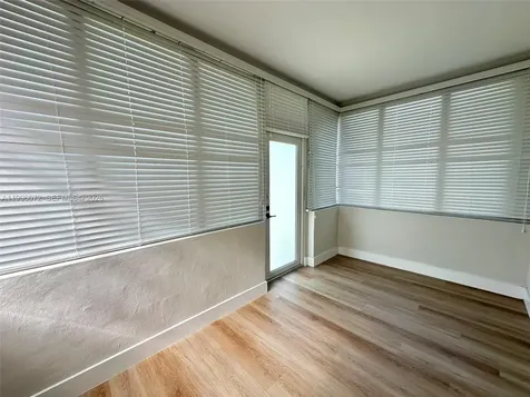 275 NE 115th Street Miami FL 33161