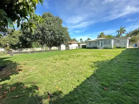 275 NE 115th Street Miami FL 33161