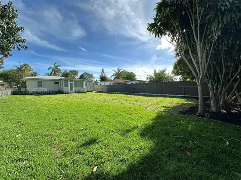 275 NE 115th Street Miami FL 33161