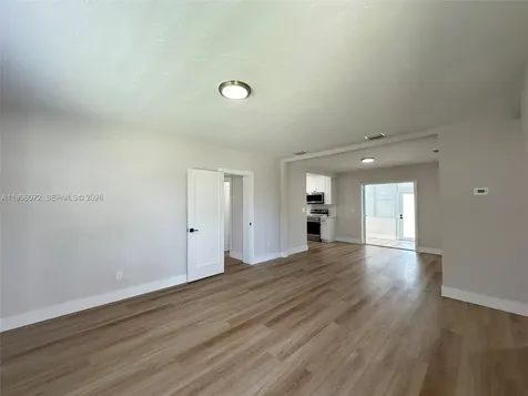 275 NE 115th Street Miami FL 33161