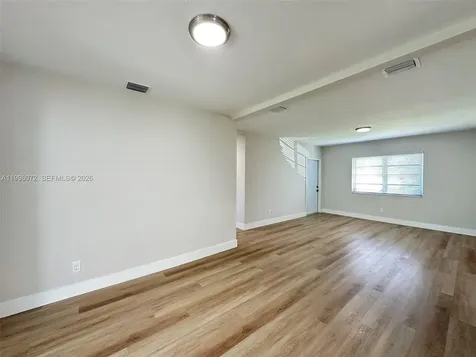 275 NE 115th Street Miami FL 33161