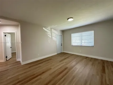 275 NE 115th Street Miami FL 33161