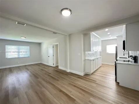 275 NE 115th Street Miami FL 33161