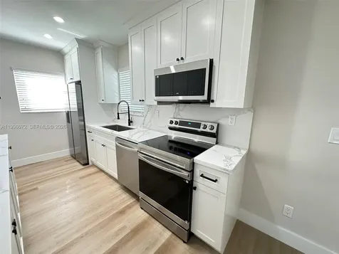 275 NE 115th Street Miami FL 33161