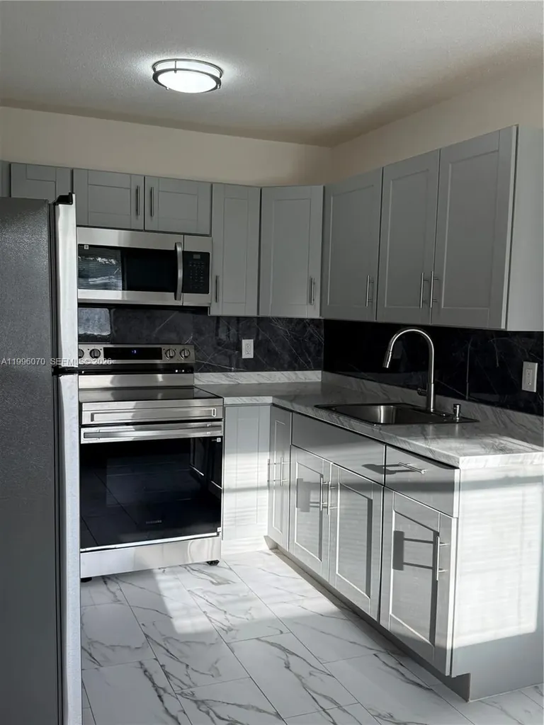 6071 SW 33rd Street Miramar FL 33023