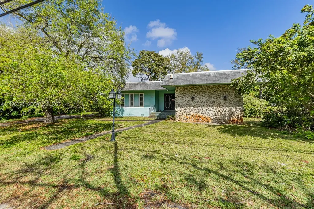 985 NE 84th Street Miami FL 33138