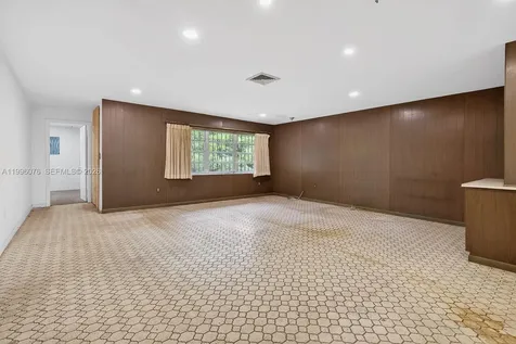 985 NE 84th Street Miami FL 33138