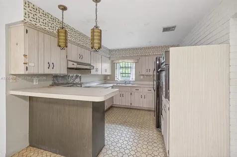 985 NE 84th Street Miami FL 33138