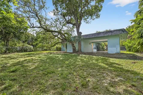 985 NE 84th Street Miami FL 33138