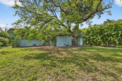 985 NE 84th Street Miami FL 33138