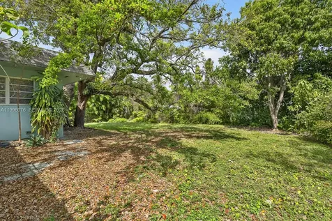 985 NE 84th Street Miami FL 33138