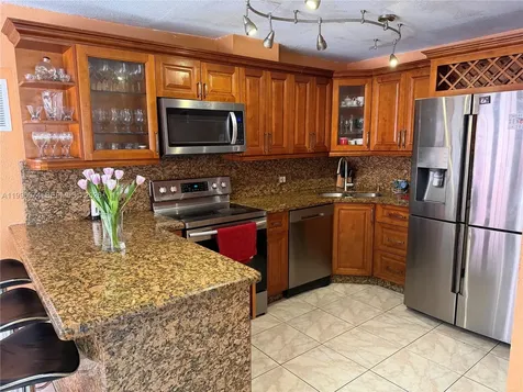 9085 Grand Canal Drive Miami FL 33174
