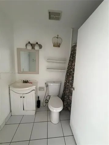 2170 W 60th Street Hialeah FL 33016