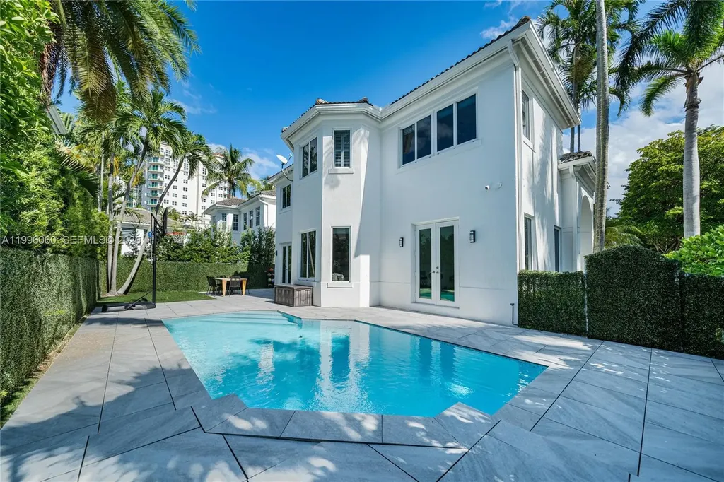 3703 NE 199th Street Aventura FL 33180