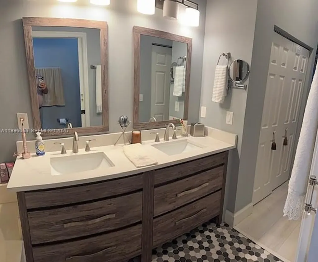 5656 NW 127th Terrace Coral Springs FL 33076