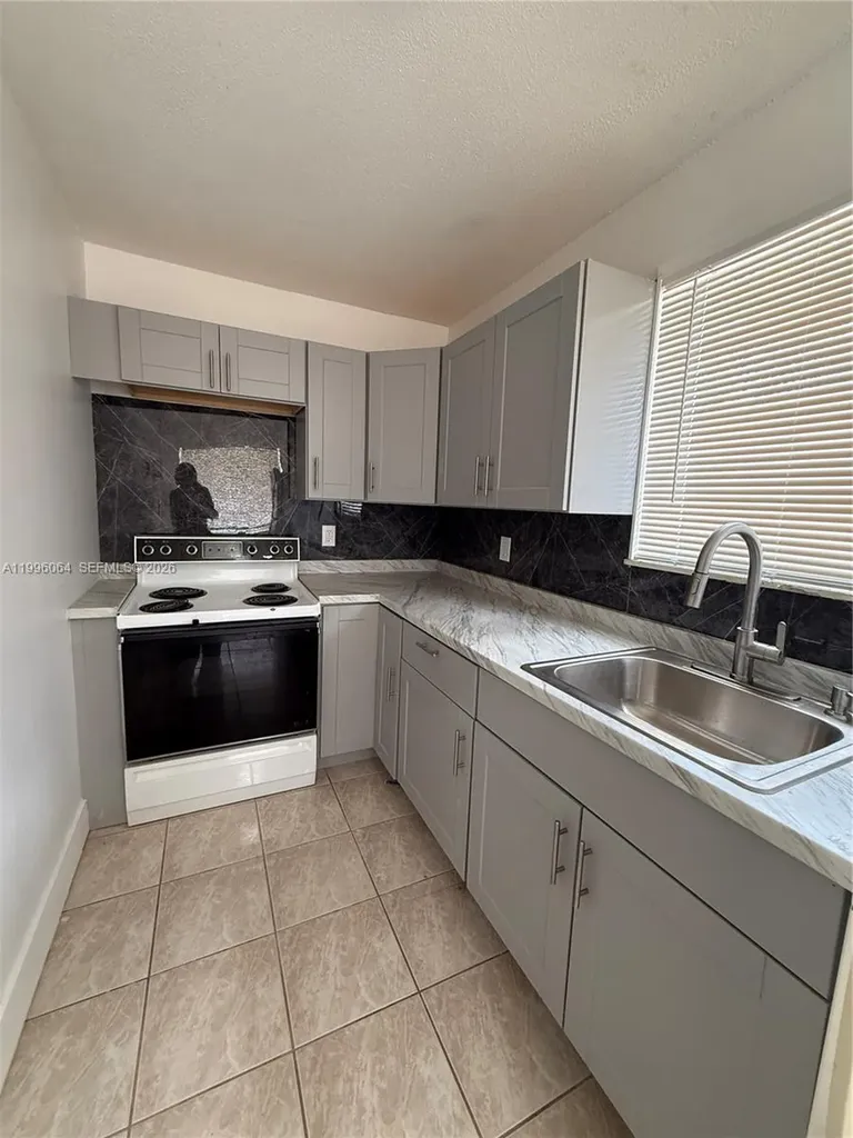 6071 SW 33rd Street Miramar FL 33023