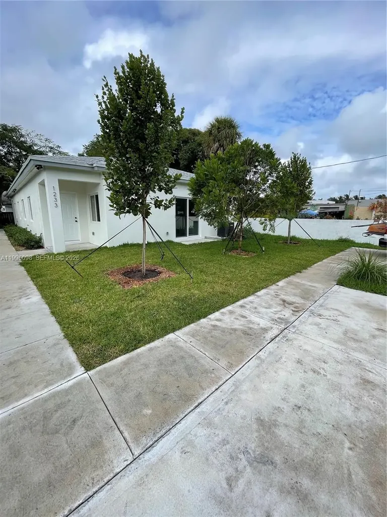 213 NW 12th Street Pompano Beach FL 33060