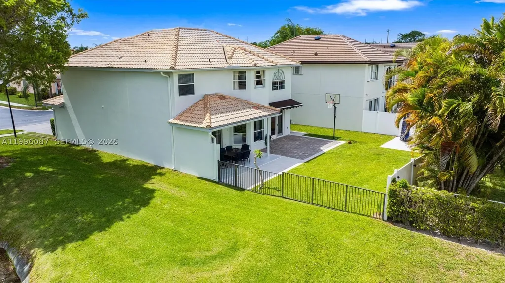 18498 E Covington Trace Boca Raton FL 33498