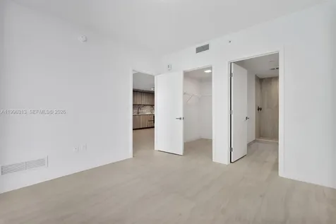 77 SE 5th Street Miami FL 33131
