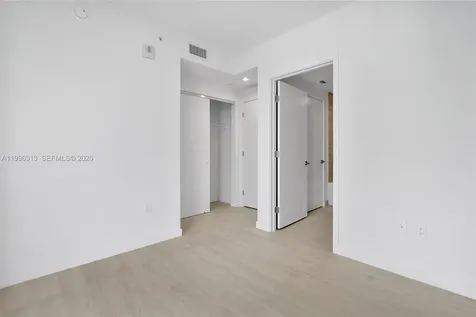 77 SE 5th Street Miami FL 33131